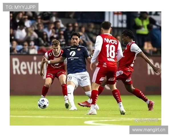 施洛特贝克：实施三中卫战术后球队保持不败 多特需紧跟拜仁脚步