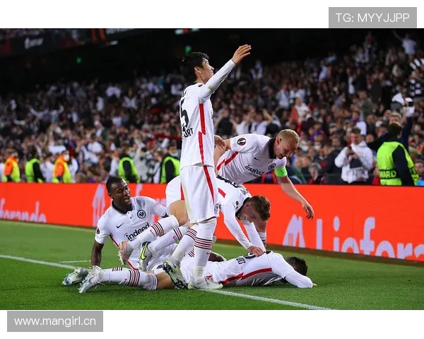 阿劳霍因点球判罚不满与第四官员激烈交流直言你信了你上当了